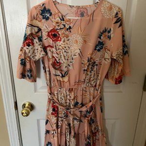 🥰3/$25😍 Peach Floral Dress